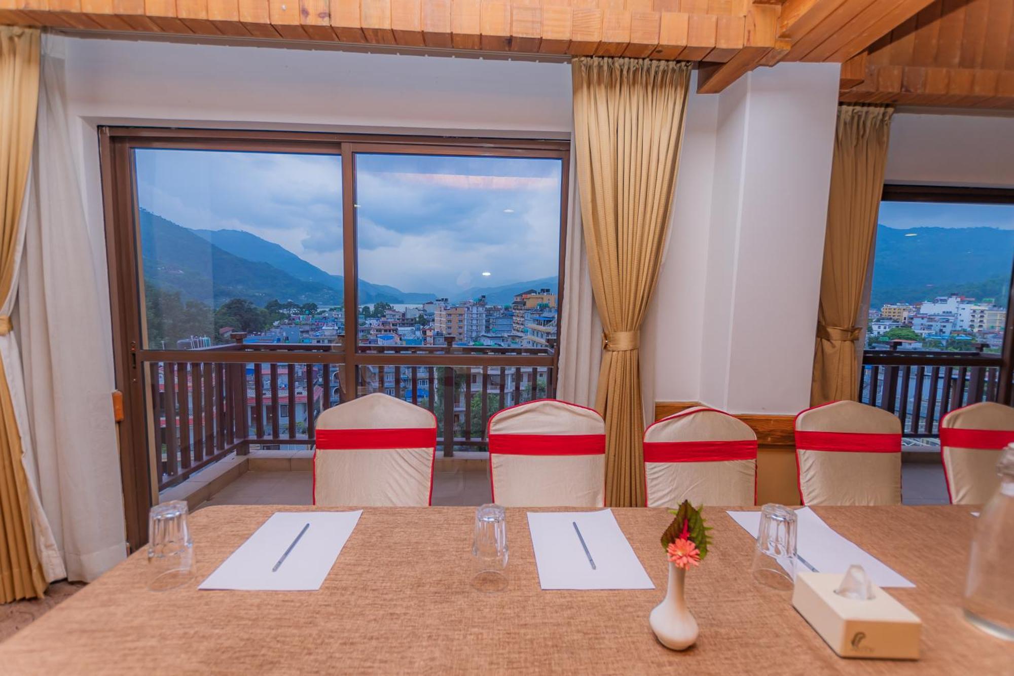 Pokhara Batika Hotel Exterior photo