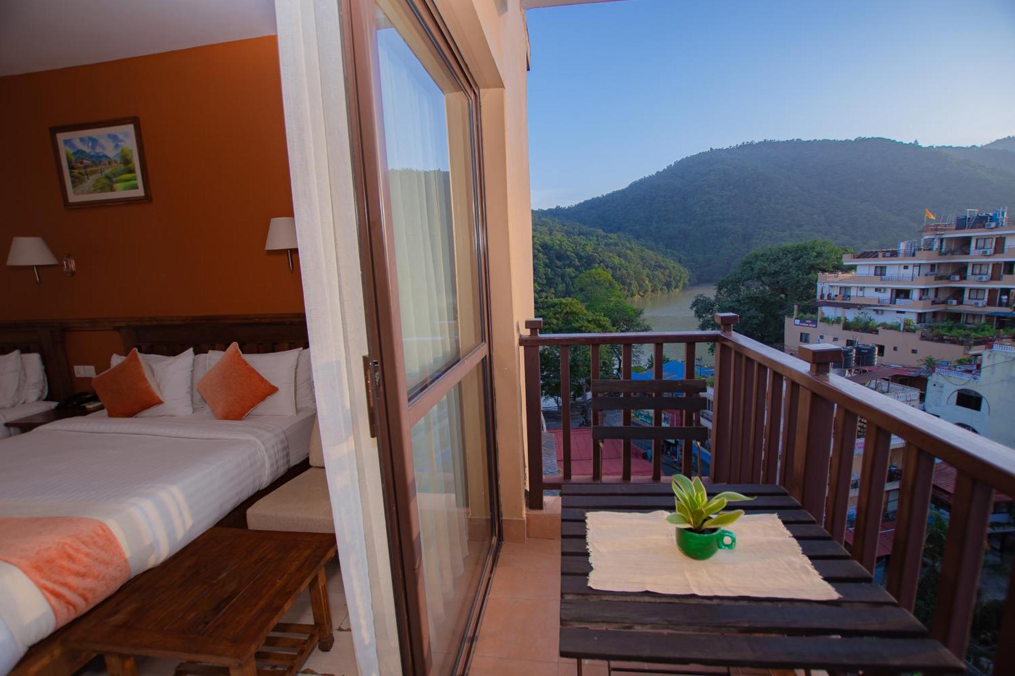 Pokhara Batika Hotel Exterior photo