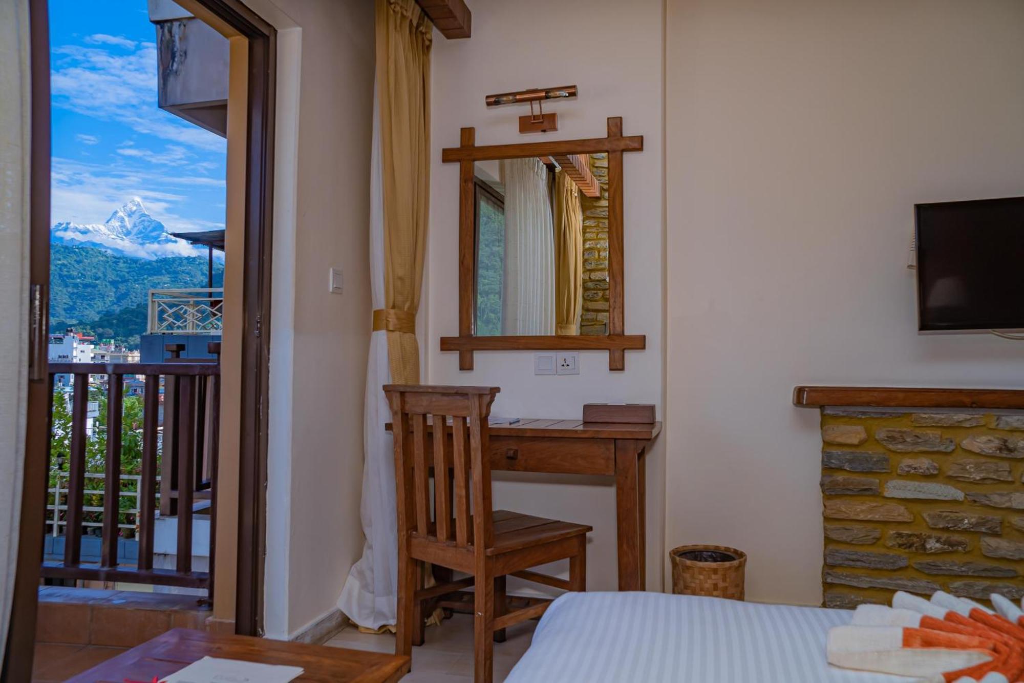 Pokhara Batika Hotel Exterior photo